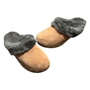 Mountain soles shearling clogs size 8